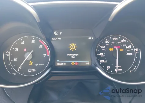 2020 Alfa Romeo Giulia z USA, uszkodzony, nr VIN ZARFAMAN2L7636459